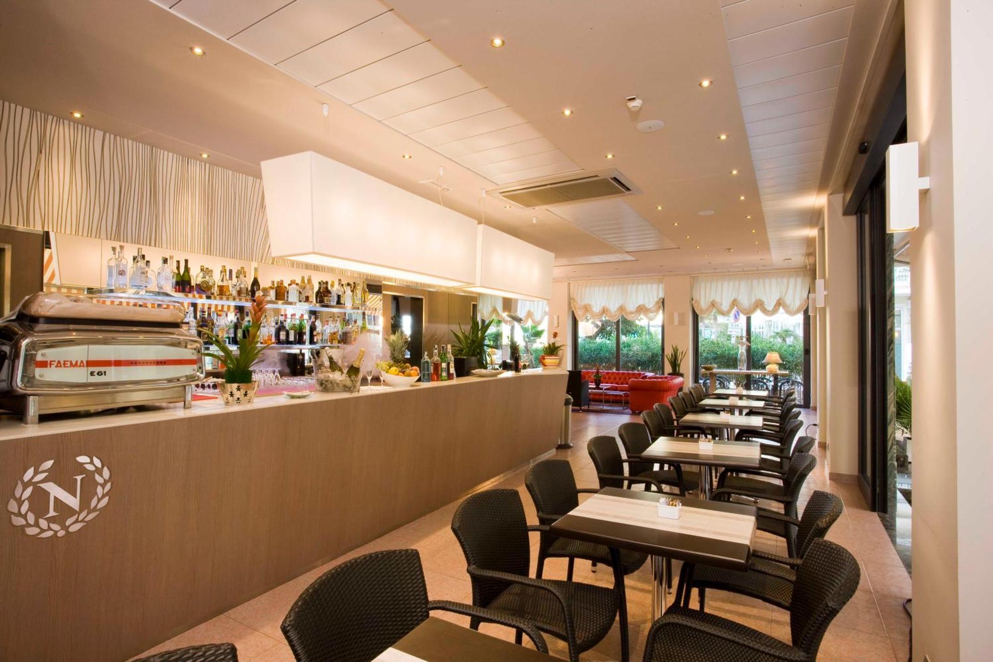 Hotel Napoleon กาบิชเชมาเร ภายนอก รูปภาพ